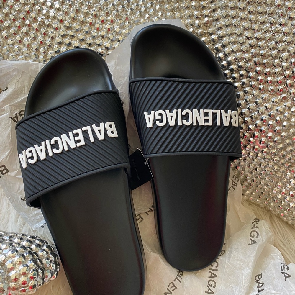 Balenciaga Men's  size 9 Black Logo Slides/ women’s size 8 - Picture 3 of 4
